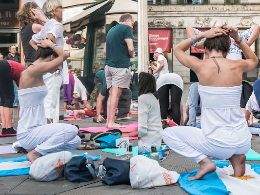 Yoga allo specchio di Caterina Ottomano