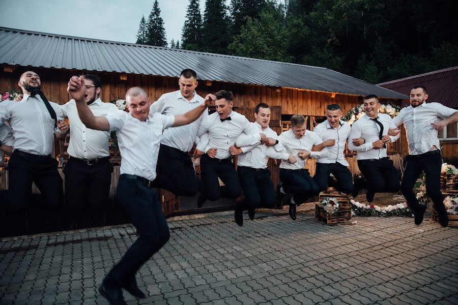 Fotógrafo de casamento Darya Kalachik (dashakalachik). Foto de 10 de novembro 2020