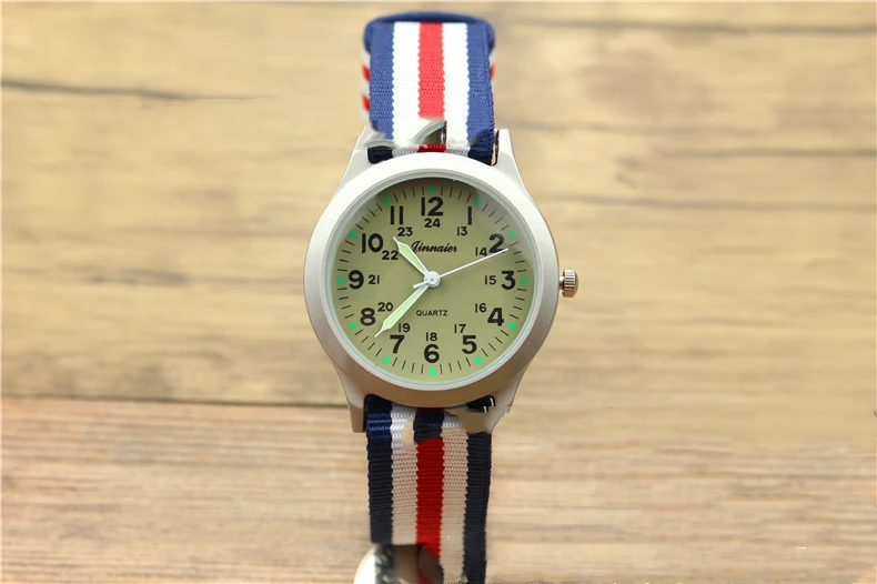 Title 12, Unisex Outdoor-Sport-Nylon-Uhr für Studenten. R...
