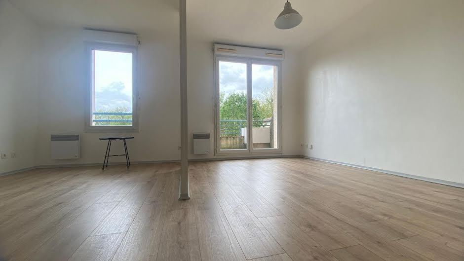 Location  appartement 2 pièces 30 m² à Rouffiac-Tolosan (31180), 475 €