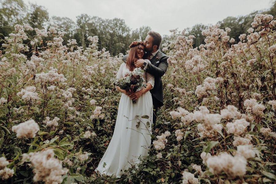 Fotógrafo de casamento Szugfil Máté (szugfilphoto). Foto de 22 de janeiro 2020