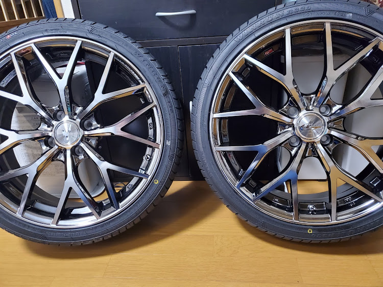 ルーミーカスタムのタルカス・レオニスMX・洗車・ホイール交換に関するカスタム事例の投稿画像2枚目