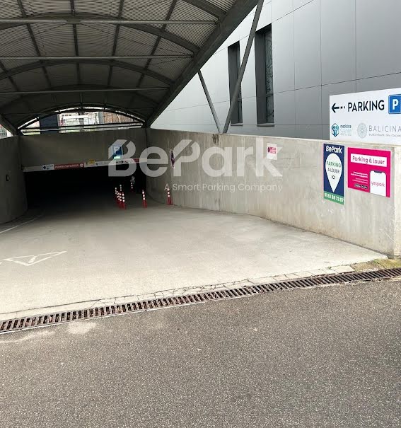 Location  parking  12 m² à Lyon 8ème (69008), 66 €