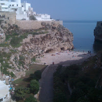 Polignano e la sua maestosa ombra. di 