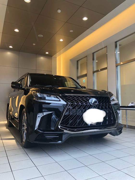 ToTさんが投稿したLX570後期・納車・ドリンクホルダー探しに関するカスタム事例の投稿画像1枚目