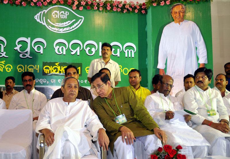 Naveen Patnaik keeps the national parties guessing