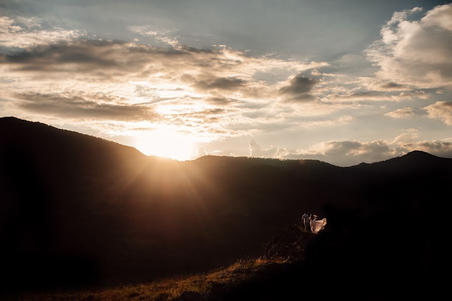 Bröllopsfotograf Alin Pirvu (alinpirvu). Foto av 18 juli 2020