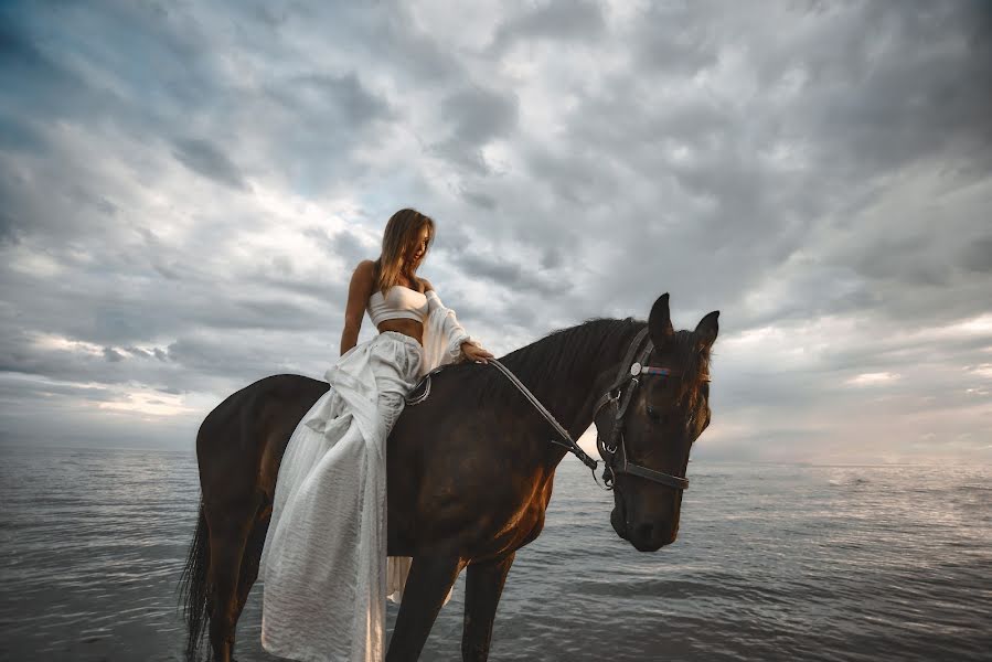 Fotógrafo de casamento Valeriya Vartanova (vart). Foto de 22 de agosto 2023