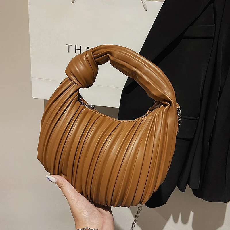 Petit Sac à Main Rétro Populaire Polyvalent Sensation de Luxe Élégance Intemporelle Accessoire de Mode Parfait pour Toutes les Occasions Style Sophistiqué
