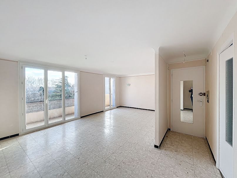 Vente appartement 4 pièces 69.6 m² à Avignon (84000), 86 000 €