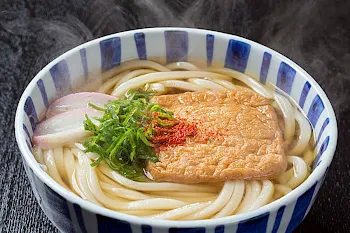 「きつねうどん」と「たぬきそば」