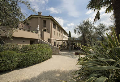 Farmhouse with garden and pool 11