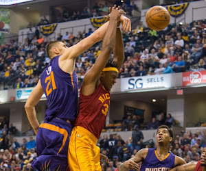 Alex Len suspendu