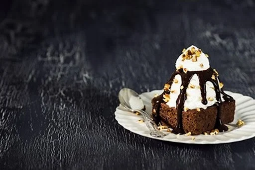 Fudge Brownie With Ice Cream