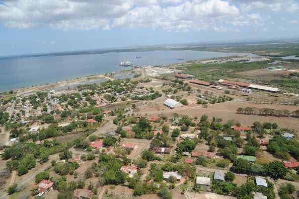 Denuncian Gobierno licita terrenos colindan con playa para instalación astillero en Manzanillo  