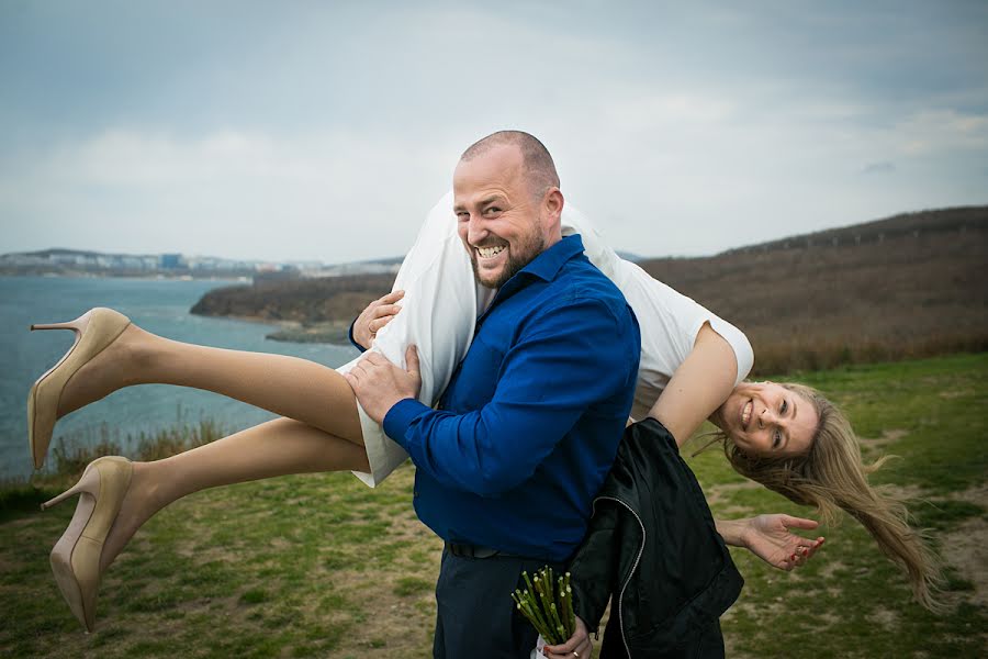 Jurufoto perkahwinan Grigoriy Ponomarenko (granat). Foto pada 2 Julai 2022