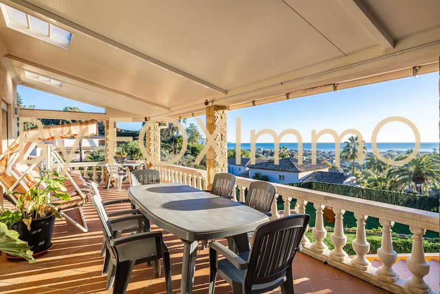 Vente villa 6 pièces 193 m² à Antibes (06600), 1 640 000 €