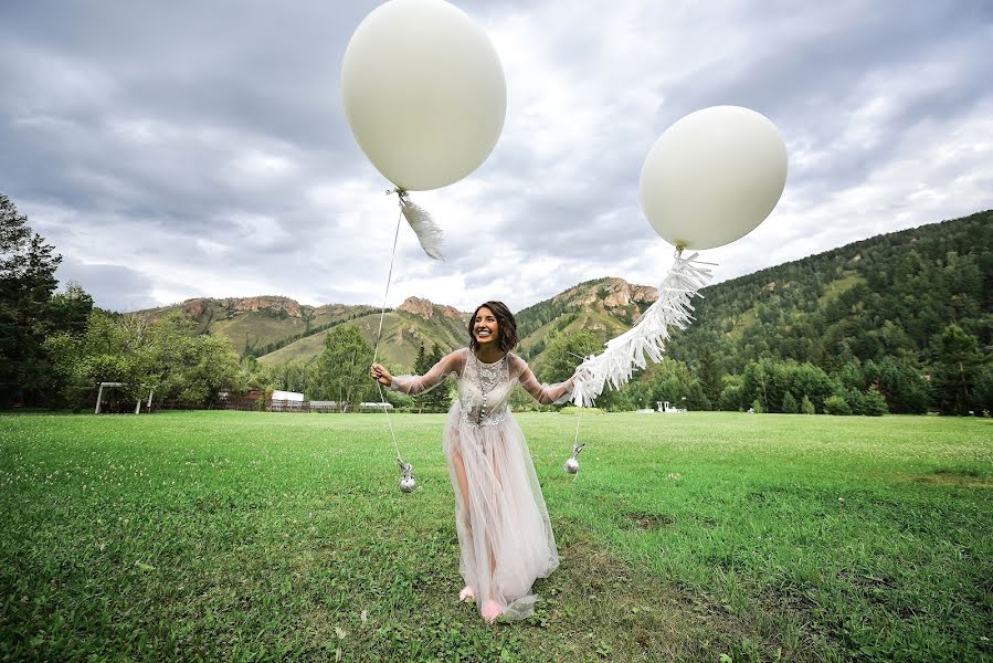 Fotógrafo de casamento Tikhomirov Evgeniy (tihomirov). Foto de 5 de dezembro 2017