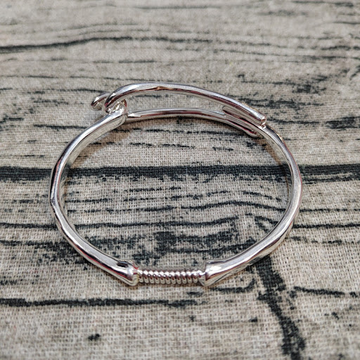 Title 7, Fashion design bracelet, gold plated or silver ...