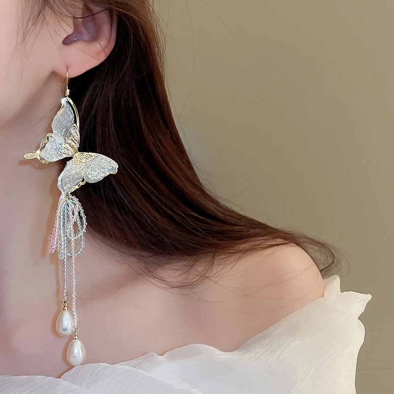 Zirkoon parel vlinder kwastjes ketting clavicle ketting Voeg een vleugje glamour toe aan je outfit met deze prachtige ketting