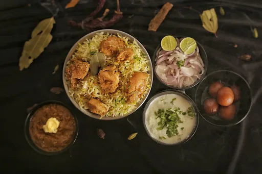 Boneless Murgh Makhani Dum Biryani