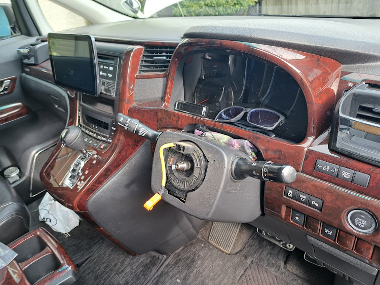 アルファードのコンビハンドル交換・DIY・コラボお誘いお待ちしておりますに関するカスタム事例の投稿画像2枚目