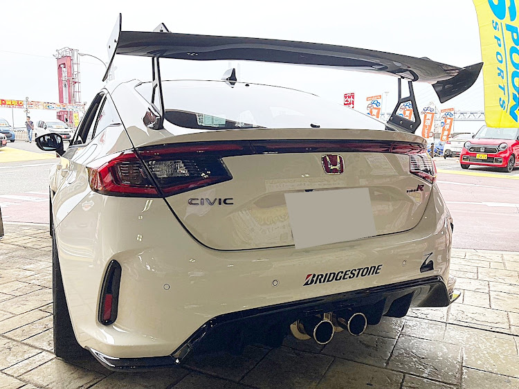 シビックタイプRのサンシャインワーフ神戸・ドライブ・FL5・梅雨の晴れ間に関するカスタム事例の投稿画像2枚目