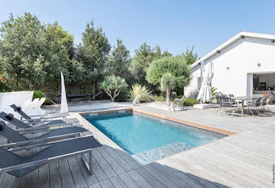 Maison avec piscine et terrasse 3