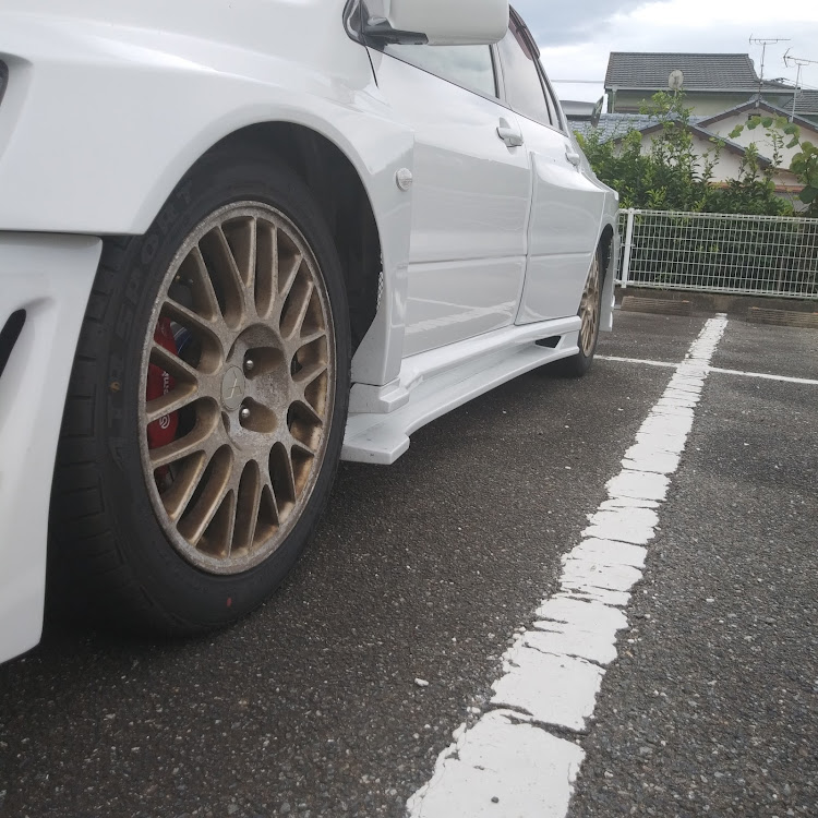 ランサーエボリューションのWIDEボディ・stance・アーッスすんごいこれ🤣・ランエボ7に関するカスタム事例の投稿画像2枚目
