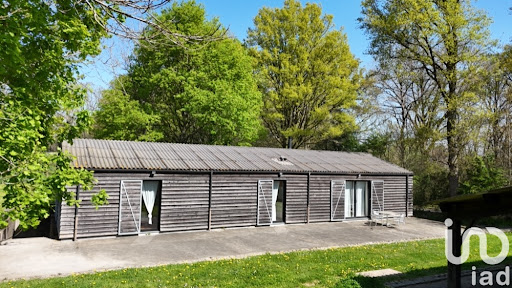 Property with pool 4