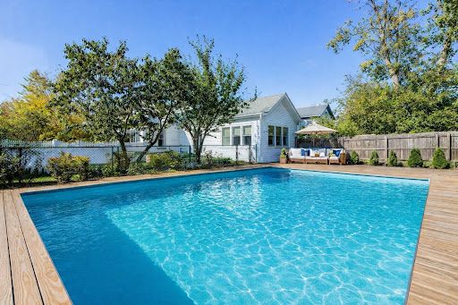 Farmhouse with garden and pool 1
