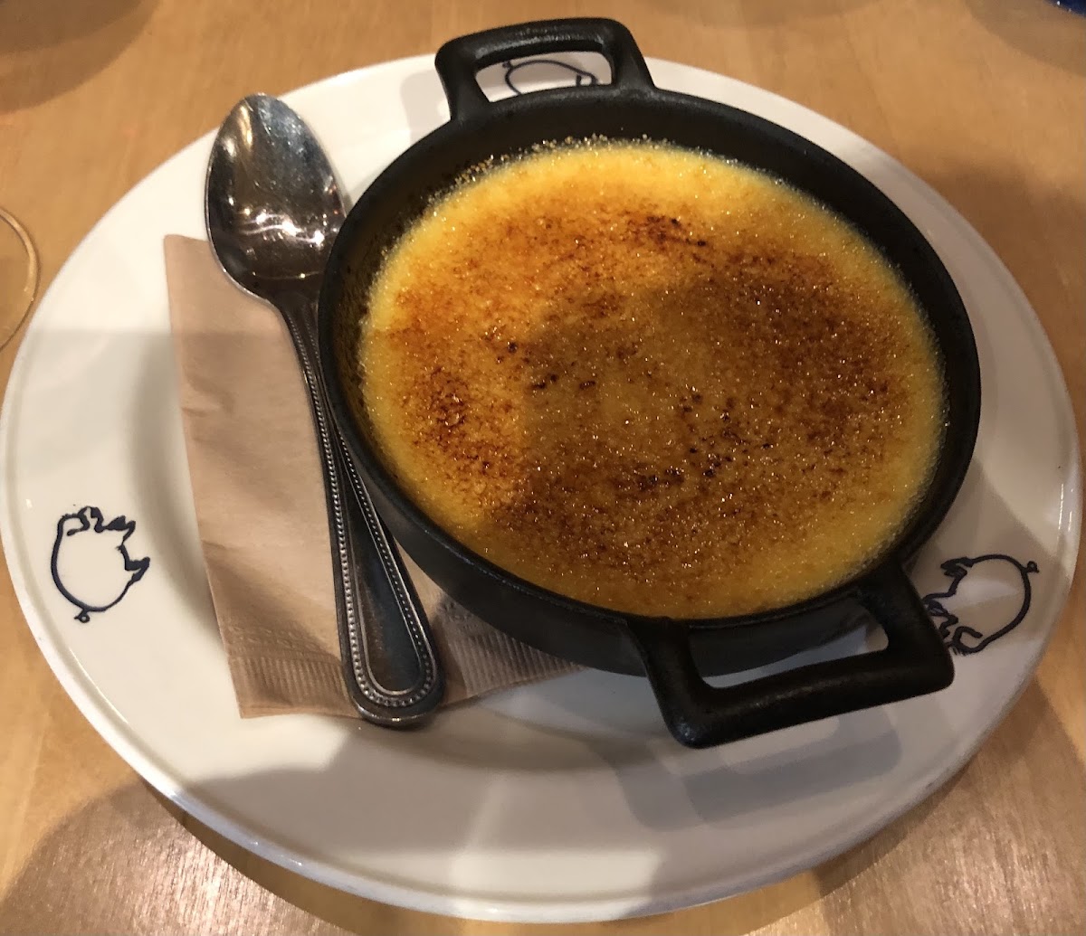 Crème brûlée à la vanille (seule option de dessert SG, mais elle est excellente)