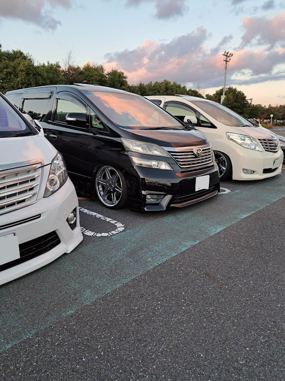 スープラのLIBERTE・12月もよろしくお願いします・20アルヴェル・JZA80に関するカスタム事例の投稿画像6枚目