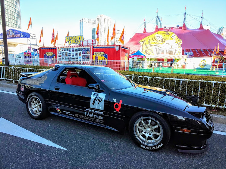 RX-7のFC3S・ミッチー撮り・横浜朝ロケ・レア物・ロータリーに関するカスタム事例の投稿画像3枚目