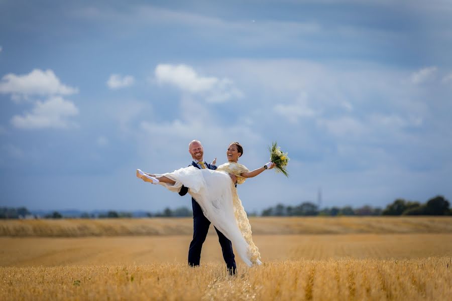 Fotografo di matrimoni Daniel Olsson (olssondaniel). Foto del 30 marzo 2019