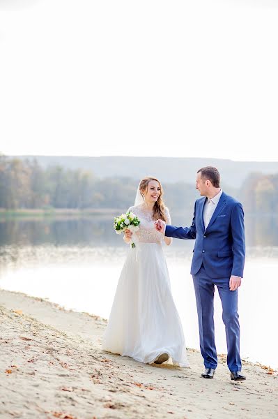 Wedding photographer Alena Dmitrienko (alexi9). Photo of 16 November 2018