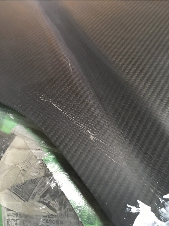 シビックタイプRのEK9・カーボンボンネット・補修・DIY・グラデーション？？に関するカスタム事例の投稿画像4枚目
