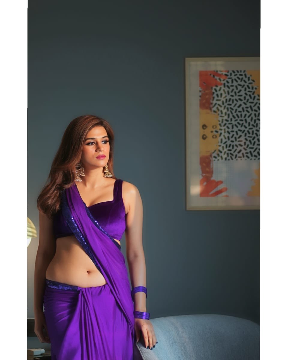 Shraddha Das Stunning In Purple Saree 