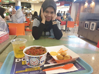 Hera Dwi Meilyta at Yoshinoya, Kelapa Gading,  photos