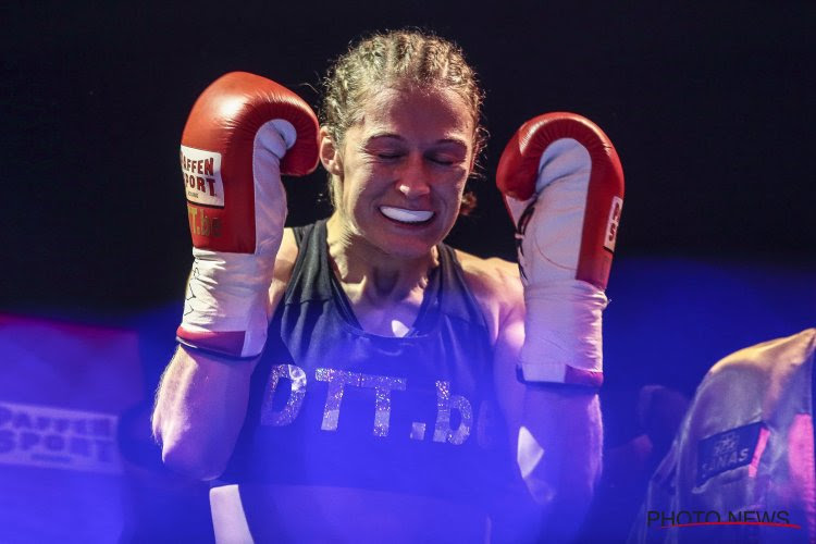 Delfine Persoon staat dicht bij een herkansing tegen Katie Taylor