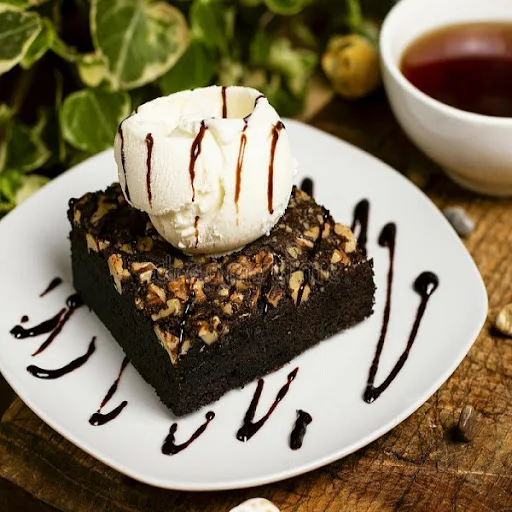 Hot Chocolate Brownie With Vanilla Ice Cream