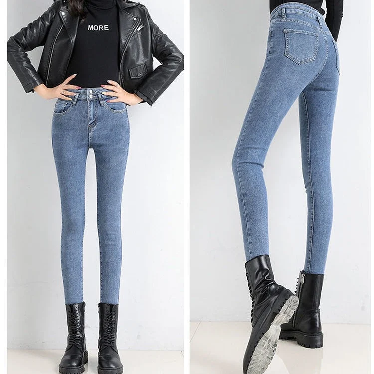 Crne uske pantalone duge ženske skinny, trendi izgled, udobne i elegantne, idealne za svakodnevne prilike i večernje izlaske.
