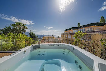 villa à Saint-Jean-Cap-Ferrat (06)