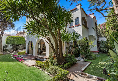 House with garden and terrace 1