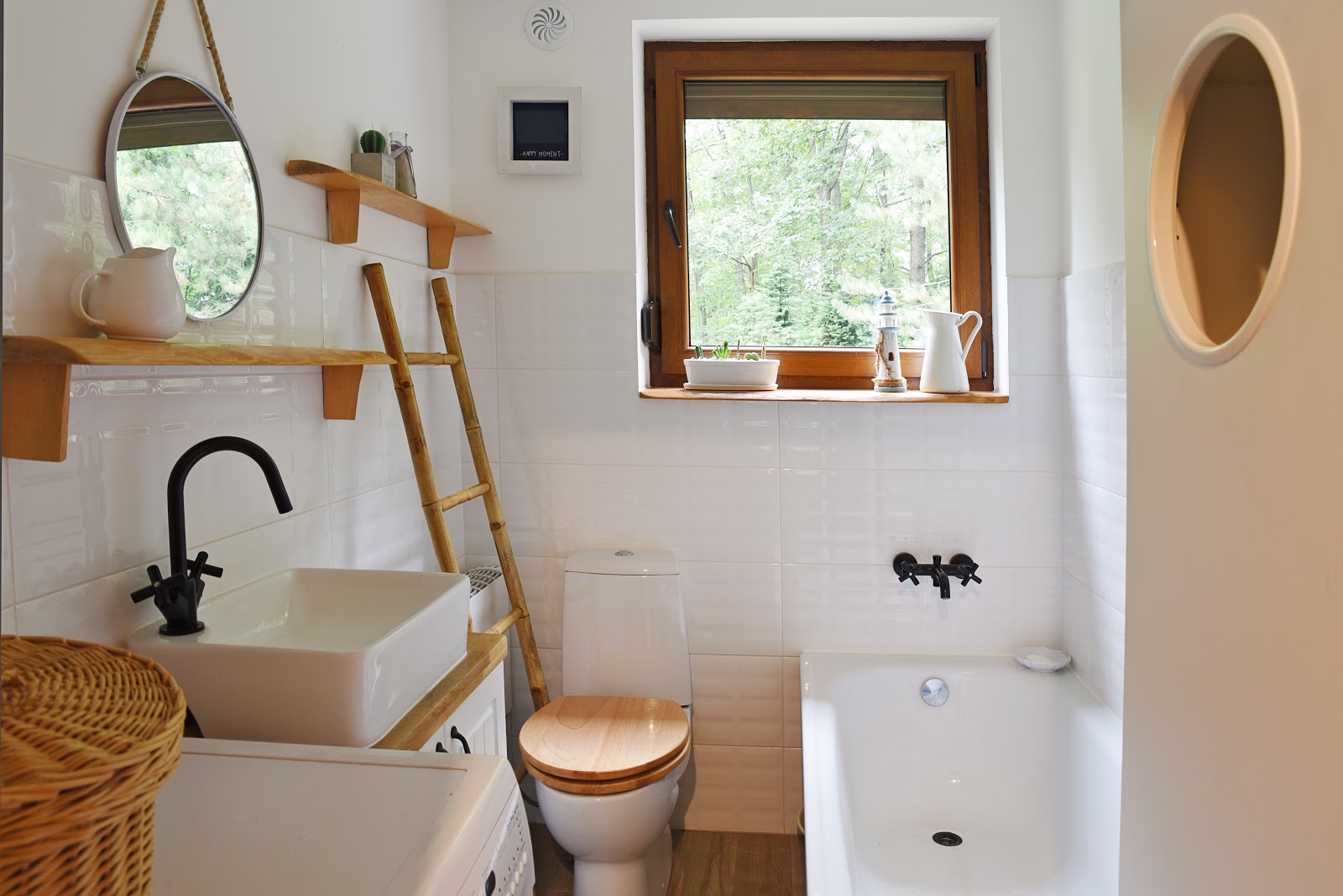 9 Bathroom Window Ideas To Elevate Your Interior Design Style