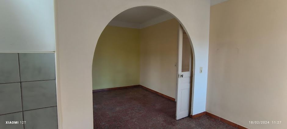 Location  appartement 3 pièces 64 m² à Saint-Paul-le-Jeune (07460), 510 €