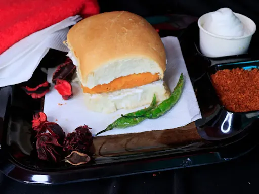 Paneer Supreme Vada Pav With Cheese