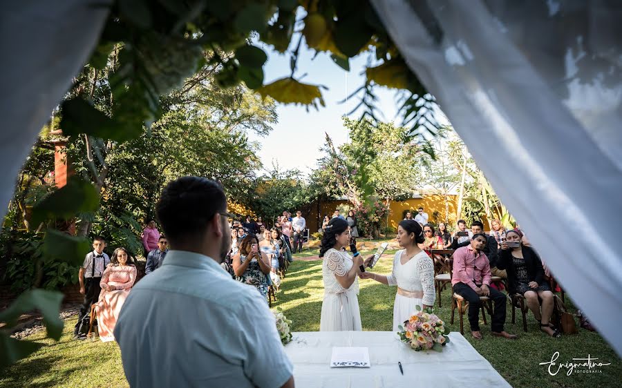 Fotógrafo de casamento Constantino Ruiz Bautista (enigmatino). Foto de 5 de abril 2023