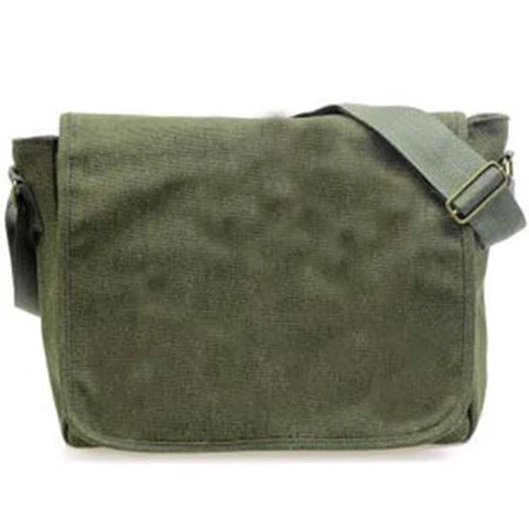 Legergroene canvas schoudertas, nostalgische retrostijl, klassiek, perfect als schooltas, duurzaam en ruim.