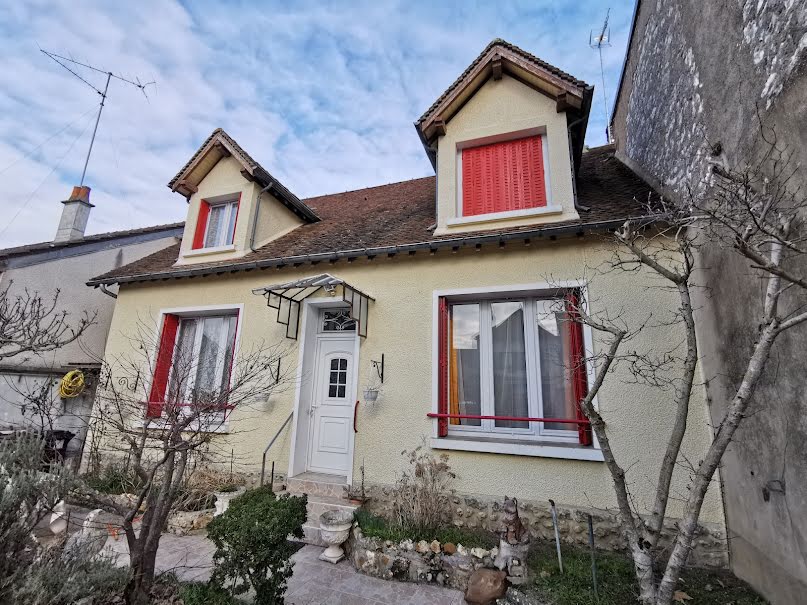 Vente maison 4 pièces 142.53 m² à Cézy (89410), 135 000 €